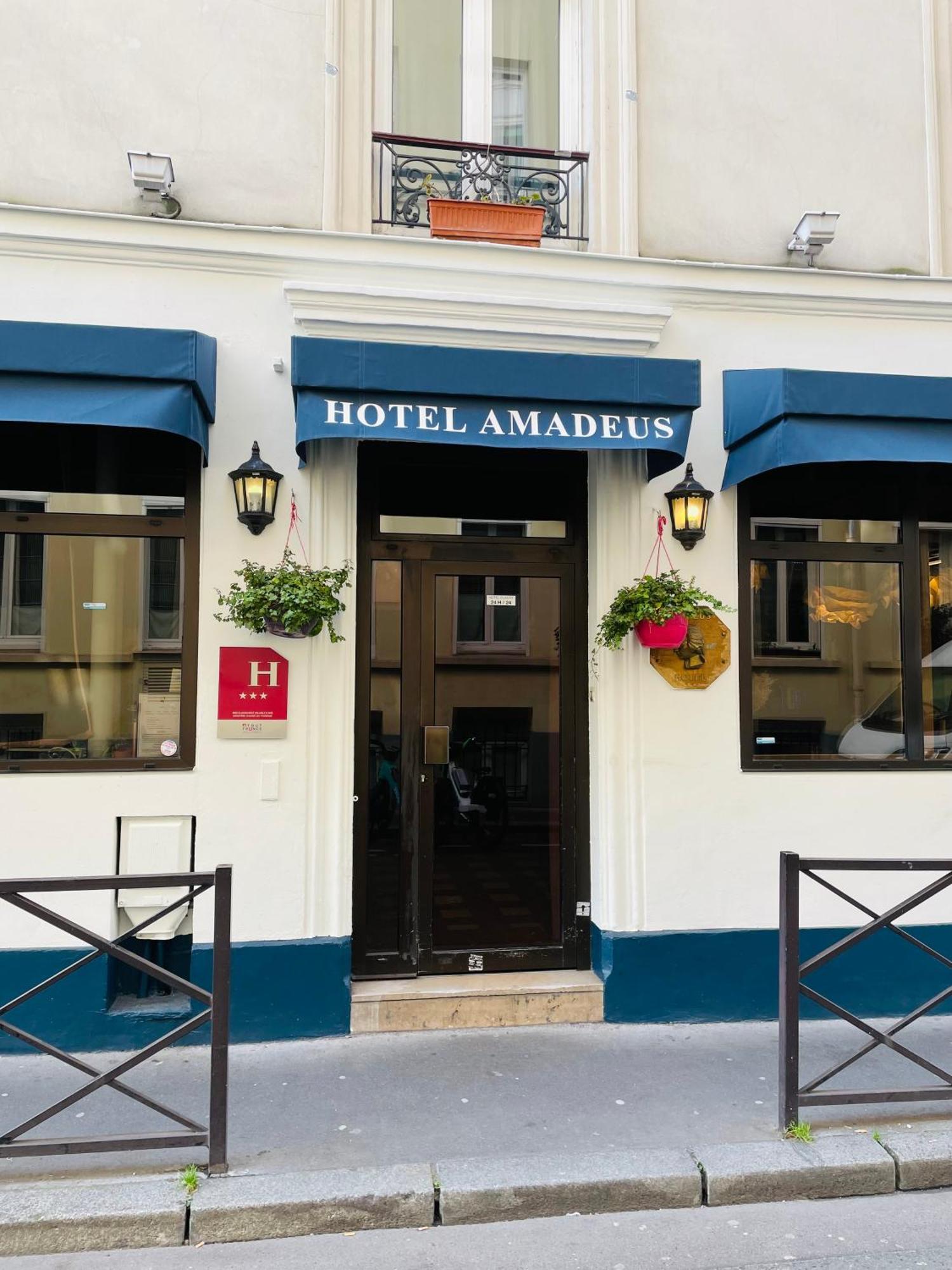 Amadeus Hotel Париж Экстерьер фото