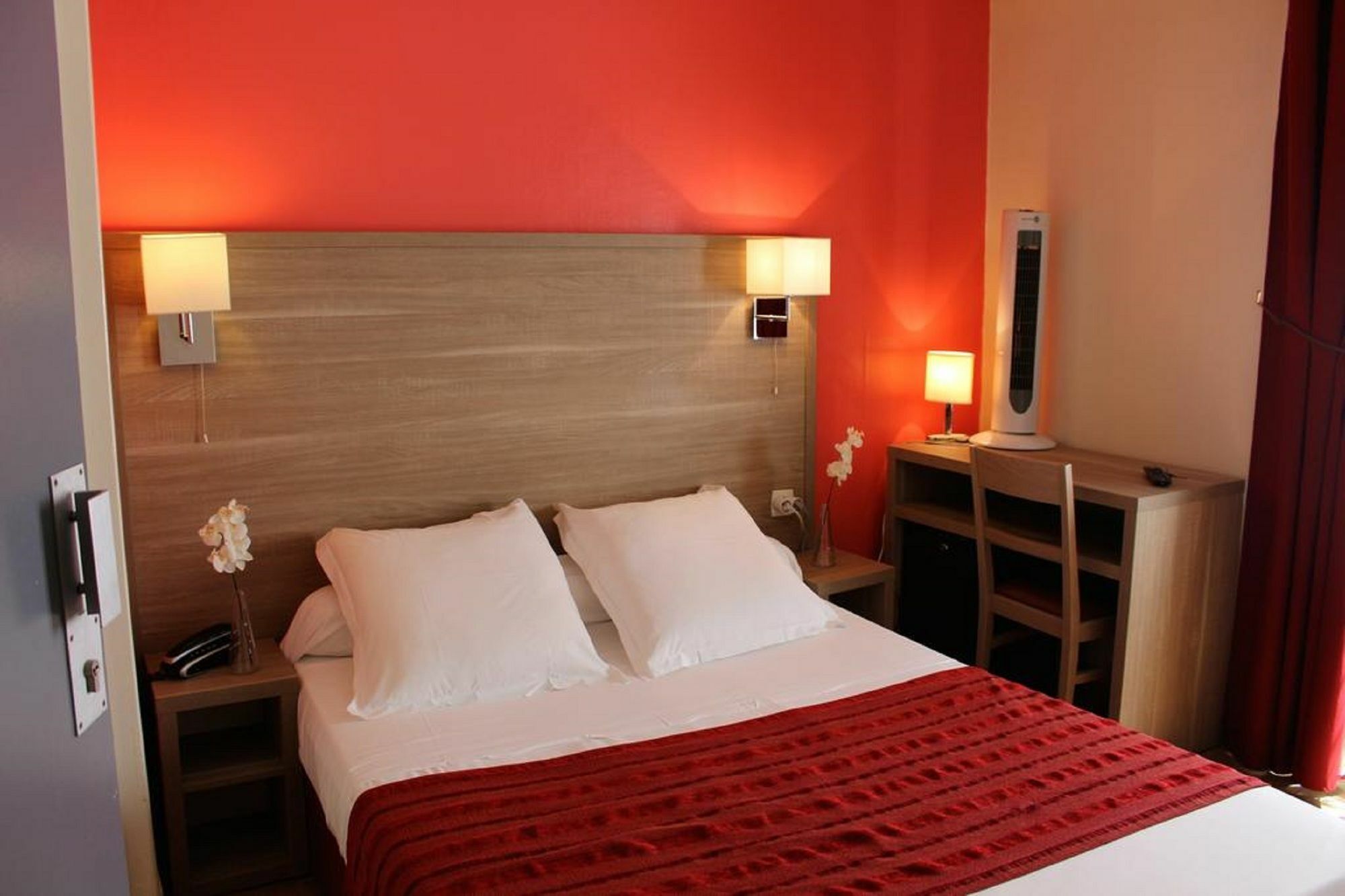 Amadeus Hotel Париж Экстерьер фото