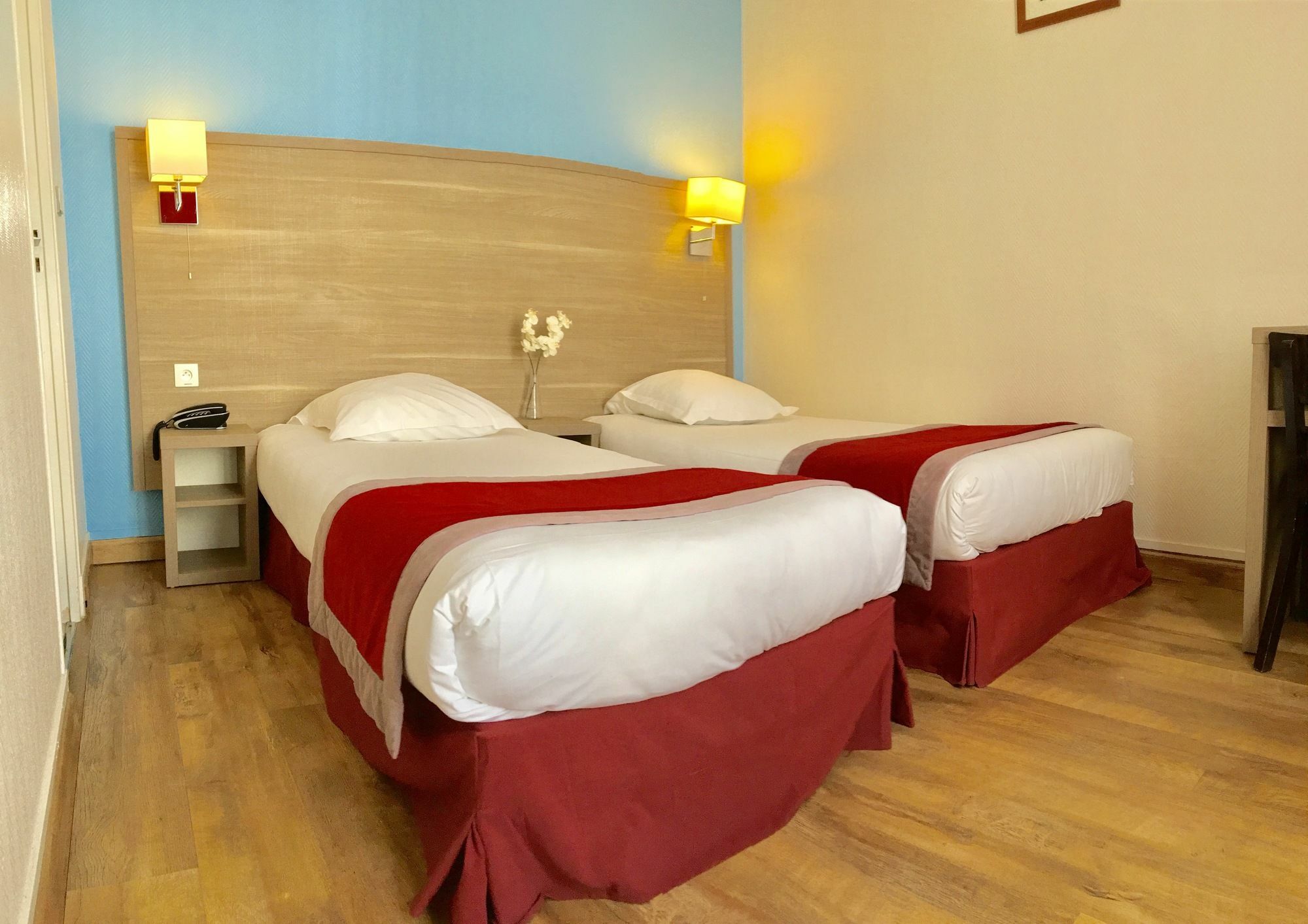 Amadeus Hotel Париж Экстерьер фото
